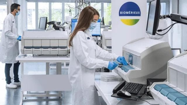 bioMérieux : Coordinated a six-project digital customer experience program at bioMérieux and delivered the digital Target Operating Model